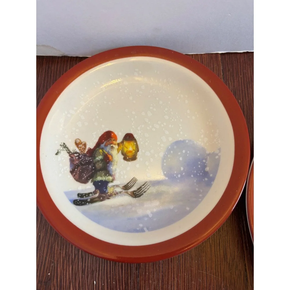 Williams-Sonoma Christmas Gnome‎ Snowman Appetizer Plates Set of 4 Red Rim 6.25